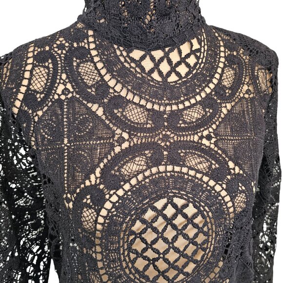 Brunette the Label Black Lace Top With Shoulder Pads Sz S - Picture 2 of 9